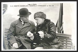 Lago di Garda. S. E. Benito Mussolini e Gabriele D'Annunzio sul Mas 96