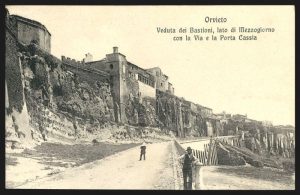 Orvieto. veduta dei Bastioni, lato di mezzogiorno, con la Via e la Porta Cassia. 190 circa