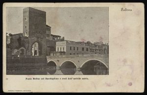 Padova, veduta del Ponte Molino sul Bacchiglione e dei resti delle antiche mura